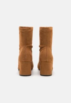 Even&Odd Korte Laarzen - Cognac 11 Even&Odd Korte Laarzen - Cognac -Even&Odd 05a5da9f3f7941a19d2f2a42bafe42b7