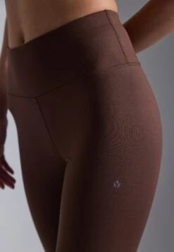 ESSENTIAL HIGH RISE FLARED - Tights - Dark Brown 12 ESSENTIAL HIGH RISE FLARED - Tights - Dark Brown -Even&Odd 0b2a392279b14677b4516fe035e86fc7