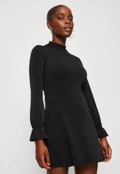 Even&Odd Rushed Neckline Flowy Long Sleeves - Jerseyjurk - Black 11 Even&Odd Rushed Neckline Flowy Long Sleeves - Jerseyjurk - Black -Even&Odd 14dbde1d4c18466db407630134cf2ce4