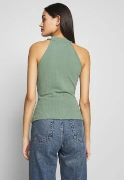 Even&Odd Top - Laurel Wreath 9 Even&Odd Top - Laurel Wreath -Even&Odd 17a24d4757fd484799fb5034e78b8243