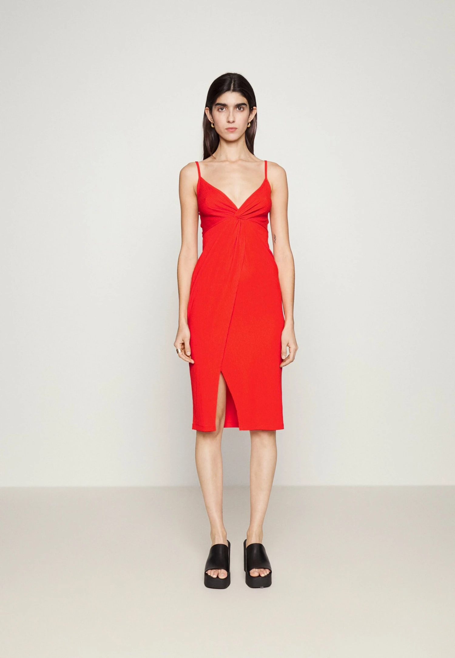Even&Odd Eo-Ss23-C144-Sj / Strappy V Neck Knot Front Waist Midi Dress / 302 - Red - Jurk - Red 5 Even&Odd Eo-Ss23-C144-Sj / Strappy V Neck Knot Front Waist Midi Dress / 302 - Red - Jurk - Red - Afbeelding 3