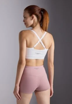 ESSENTIAL 2 PACK MEDIUM SUPPORT SPORTS BRA WITH ADJUSTABLE CROSS BACK - Sport-bh Met Medium Support - White/black 13 ESSENTIAL 2 PACK MEDIUM SUPPORT SPORTS BRA WITH ADJUSTABLE CROSS BACK - Sport-bh Met Medium Support - White/black -Even&Odd 2665a04306c942a1b9fbb07f5d77edd3