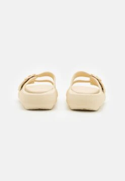 Even&Odd Badslippers - Off White 11 Even&Odd Badslippers - Off White -Even&Odd 2cf7517025da44d6a90022881dd07184