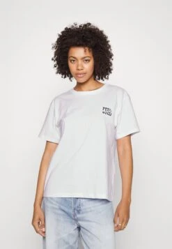 Even&Odd Clare Feel Good Chest Artwork- T-Shirt Print - White