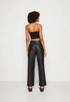 Even&Odd Top -Black 10 Even&Odd Top -Black -Even&Odd 4543ab9ff6bd427e85d9fc6c334b754c