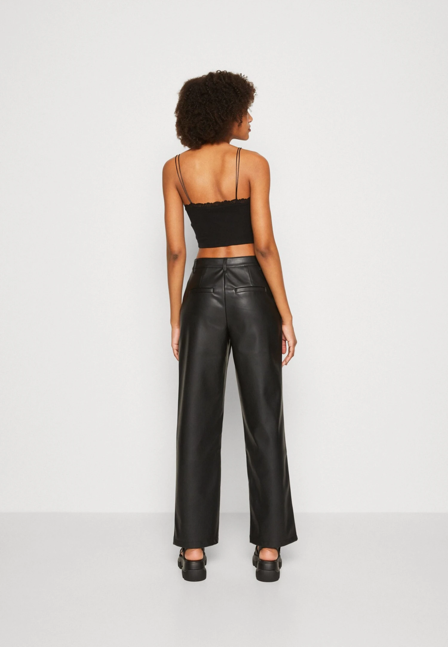 Even&Odd Top -Black 5 Even&Odd Top -Black - Afbeelding 3