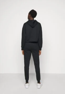 Set - Trainingspak - Black 17 Set - Trainingspak - Black -Even&Odd 46cc5e99ec61437f9c393a33727c91c2