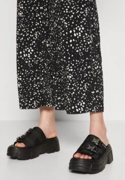 Even&Odd Jumpsuit - Black/White 13 Even&Odd Jumpsuit - Black/White -Even&Odd 4cc010655eb541c2a3f6be04998389fe