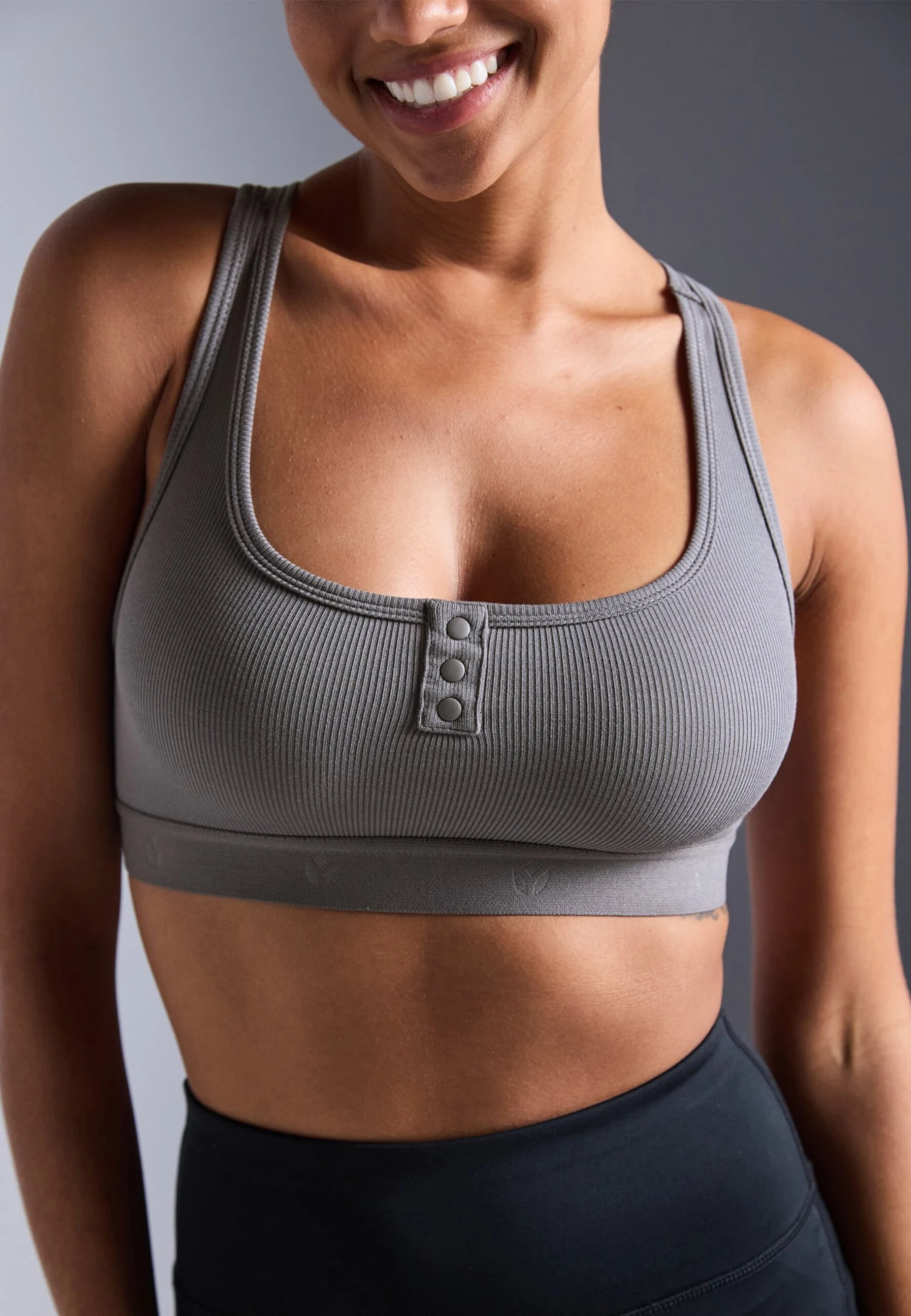 LIGHT SUPPORT FINE RIBBED SPORTS BRA WITH RACER BACK - Sport-bh Met Medium Support - Dark Grey 7 LIGHT SUPPORT FINE RIBBED SPORTS BRA WITH RACER BACK - Sport-bh Met Medium Support - Dark Grey - Afbeelding 5