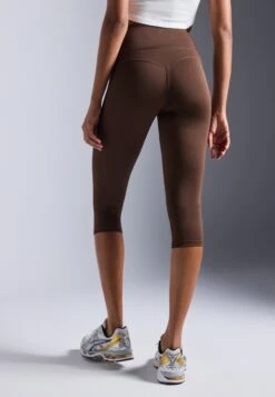 ESSENTIAL QUICK DRY CAPRI HIGH RISE LEGGINGS - Tights - Brown 13 ESSENTIAL QUICK DRY CAPRI HIGH RISE LEGGINGS - Tights - Brown -Even&Odd 5a9939c1d75c450390301d72c9bcadd4