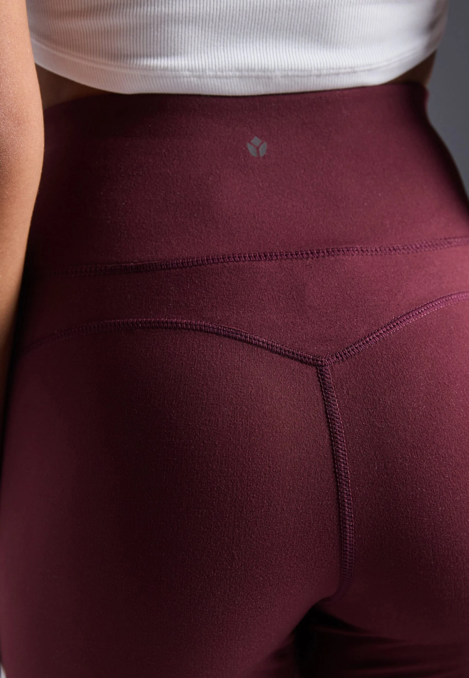 HIGH RISE CYCLING SHORTS OVERLAP V WAISTBAND - Tights - Bordeaux 7 HIGH RISE CYCLING SHORTS OVERLAP V WAISTBAND - Tights - Bordeaux - Afbeelding 5