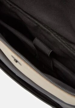 Even&Odd Rugzak - 802 - Black_704 - Beige 9 Even&Odd Rugzak - 802 - Black_704 - Beige -Even&Odd 6bbf91d94a4b4935b24fc68e536127a7