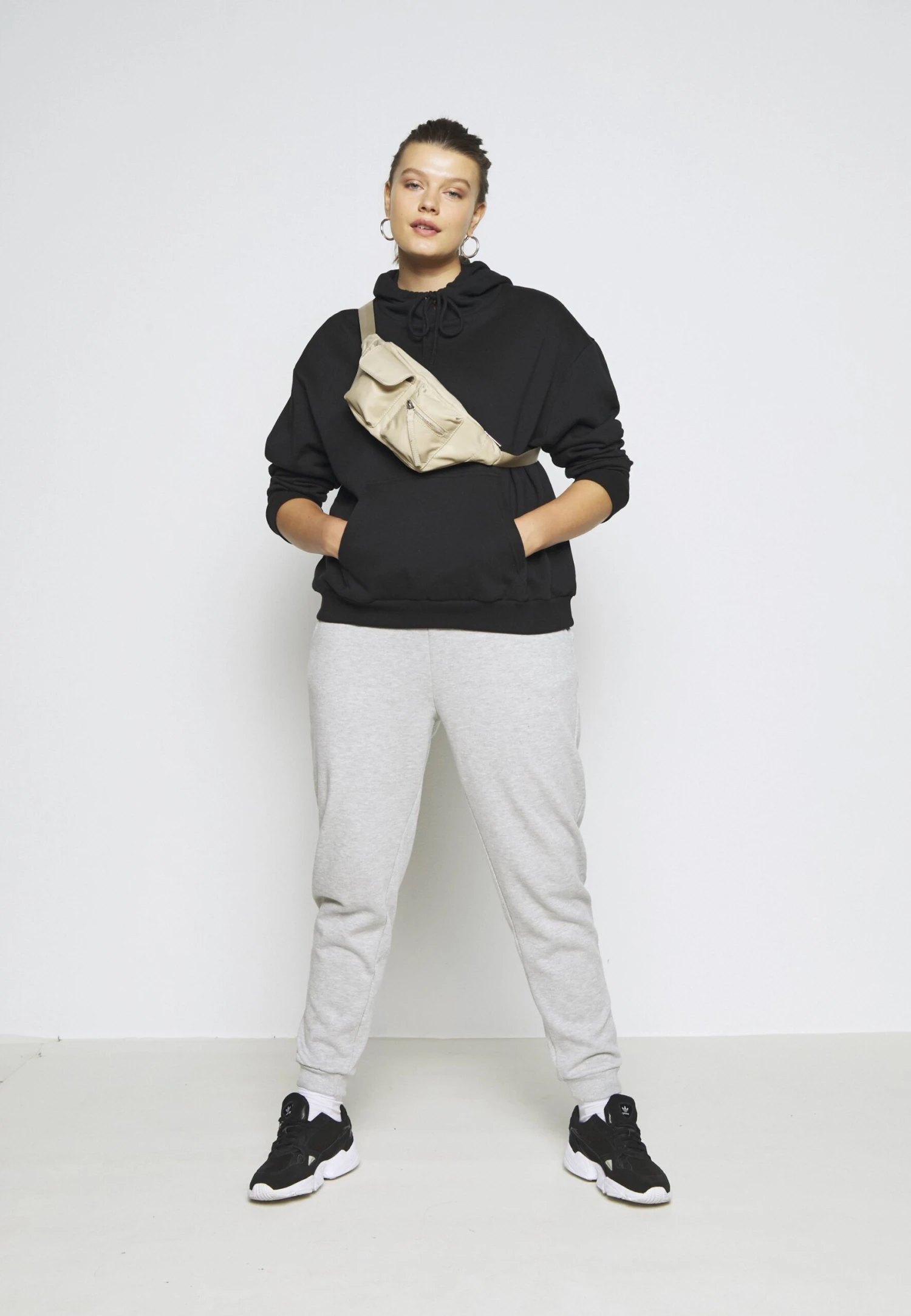 Hoodie - Black 4 Hoodie - Black - Afbeelding 2