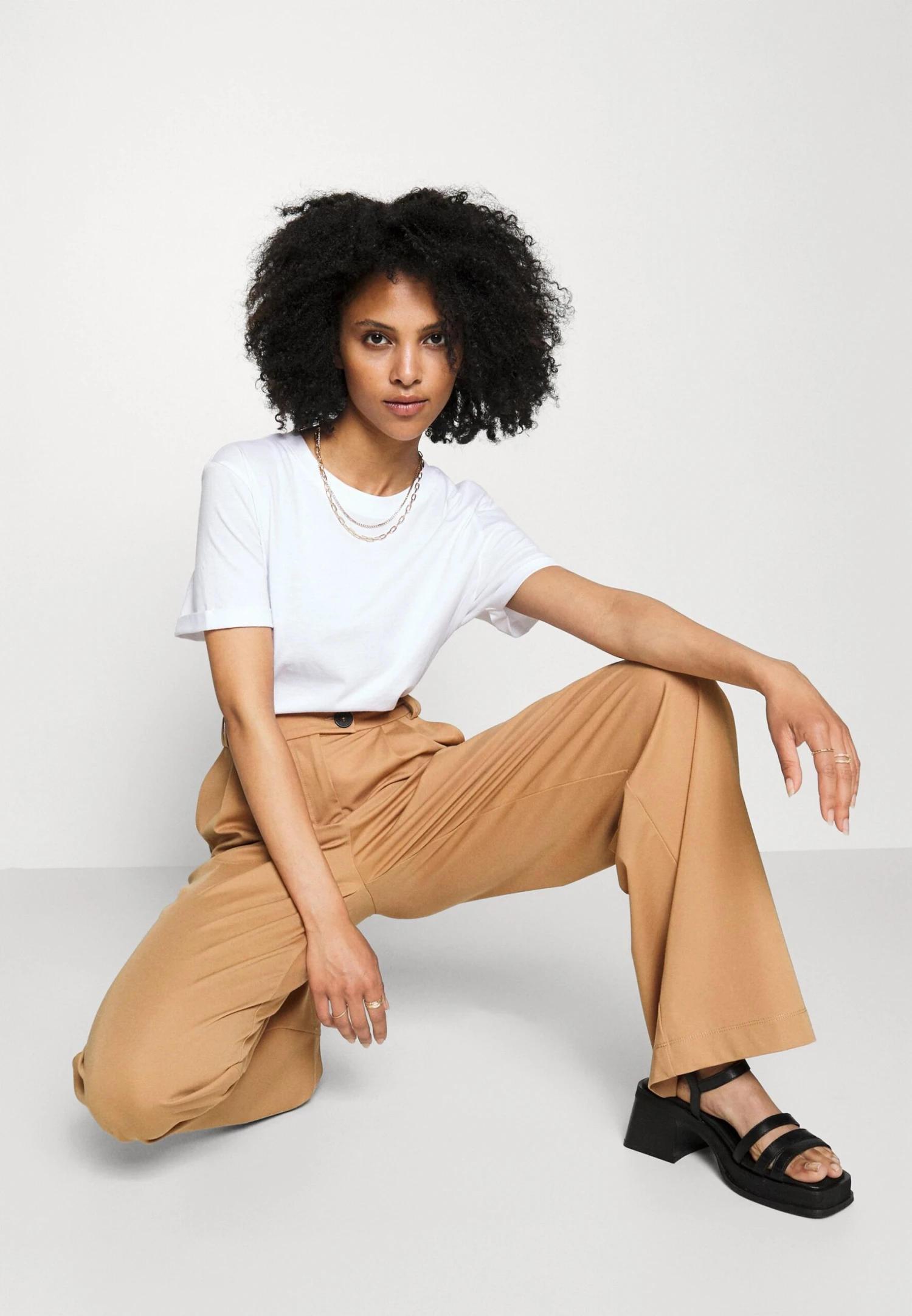 Petite Business Casual Wide Legs With Front Pleats- Broek - Beige 6 Petite Business Casual Wide Legs With Front Pleats- Broek - Beige - Afbeelding 4