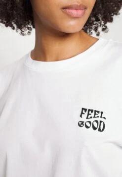 Even&Odd Clare Feel Good Chest Artwork- T-Shirt Print - White 11 Even&Odd Clare Feel Good Chest Artwork- T-Shirt Print - White -Even&Odd 776ed0e7e8de4b1ba859a48e031bf46e