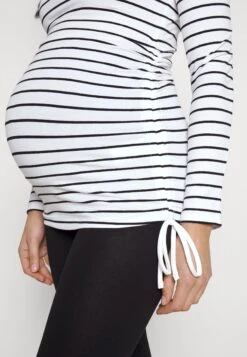 Longsleeve - White/Black 15 Longsleeve - White/Black -Even&Odd 787a359c7d3943e6ae52d16df0e15592