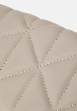 Even&Odd Clutch -Beige 9 Even&Odd Clutch -Beige -Even&Odd 7cca2a7fbfc14ca4a7a3951b72bab642