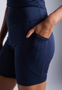 ESSENTIAL HIGH RISE CYCLING SHORTS WITH SIDE POCKETS - Tights - Dark Blue 13 ESSENTIAL HIGH RISE CYCLING SHORTS WITH SIDE POCKETS - Tights - Dark Blue -Even&Odd 7f70900017f8423fb05a78a263366a85