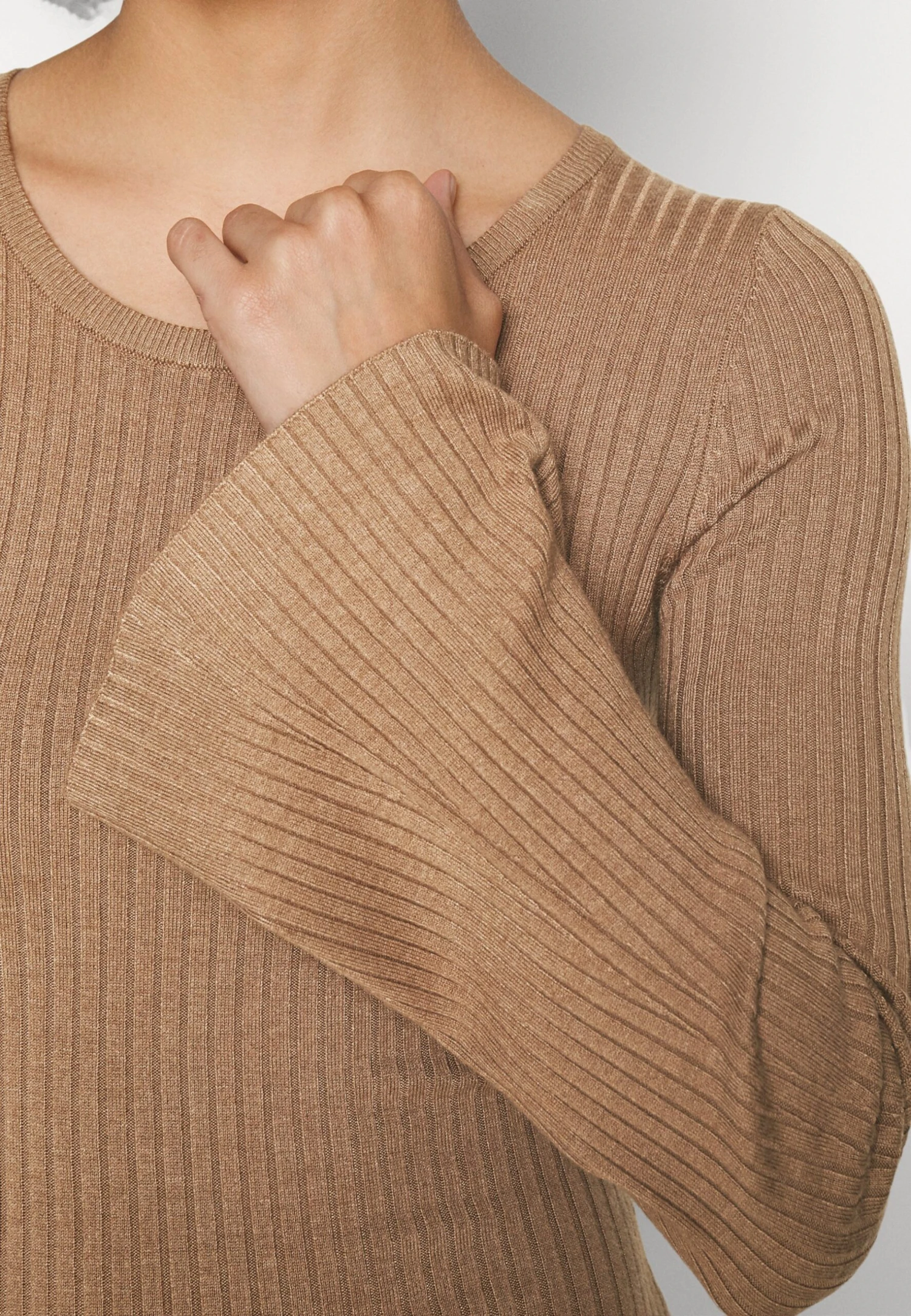 Even&Odd Knit Loose Fit Flared Sleeves Dress - Gebreide Jurk - Camel 8 Even&Odd Knit Loose Fit Flared Sleeves Dress - Gebreide Jurk - Camel - Afbeelding 6