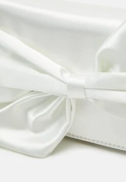 Even&Odd Clutch - Off-White 11 Even&Odd Clutch - Off-White -Even&Odd 9bcf0f7aa1a7420fa7d21a8ad6495d8d