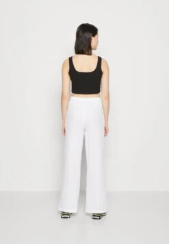 Even&Odd Top - Black/Black 10 Even&Odd Top - Black/Black -Even&Odd 9f5ff985d3a24b63bfa38c2dad46b8a3