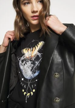 Even&Odd Hattie Moon And Butterly Tee - T-Shirt Print - Black -Even&Odd 9f603111deaa42f8baea2ee2fadb43f0