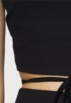 Top - 802 - Black_001 - White 13 Top - 802 - Black_001 - White -Even&Odd 9ffd88a76585426395e9a03db26003d8