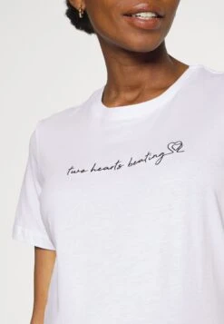 Hattie Two Hearts Beating- T-Shirt Print -White 11 Hattie Two Hearts Beating- T-Shirt Print -White -Even&Odd a0878f8fae4f413ba29b739dc670c99a