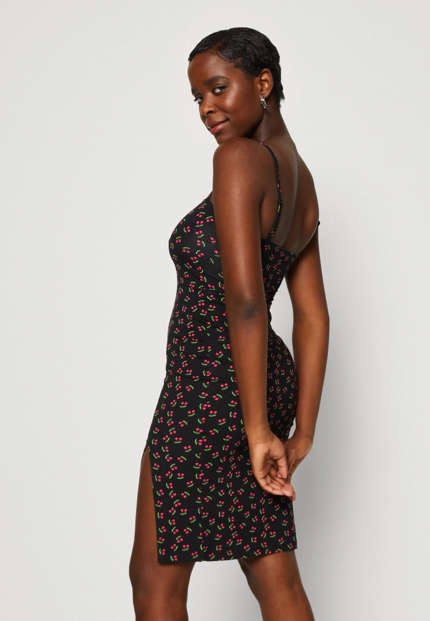 Even&Odd Strappy Mini Bodycon Dress- Jerseyjurk - Black/Red 6 Even&Odd Strappy Mini Bodycon Dress- Jerseyjurk - Black/Red - Afbeelding 4