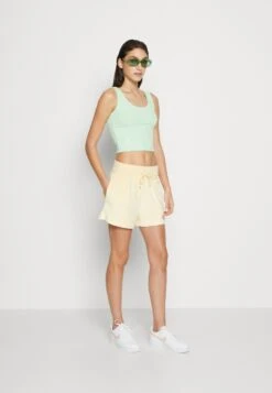 Even&Odd Top - Light Green 9 Even&Odd Top - Light Green -Even&Odd b64c0c84a9164c7399c5a000cee96f24