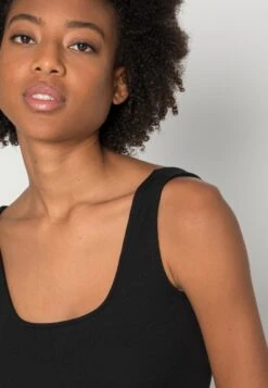 Even&Odd Top - Black/Light Grey 13 Even&Odd Top - Black/Light Grey -Even&Odd b66412a6345f4b399d13a28922c9421f