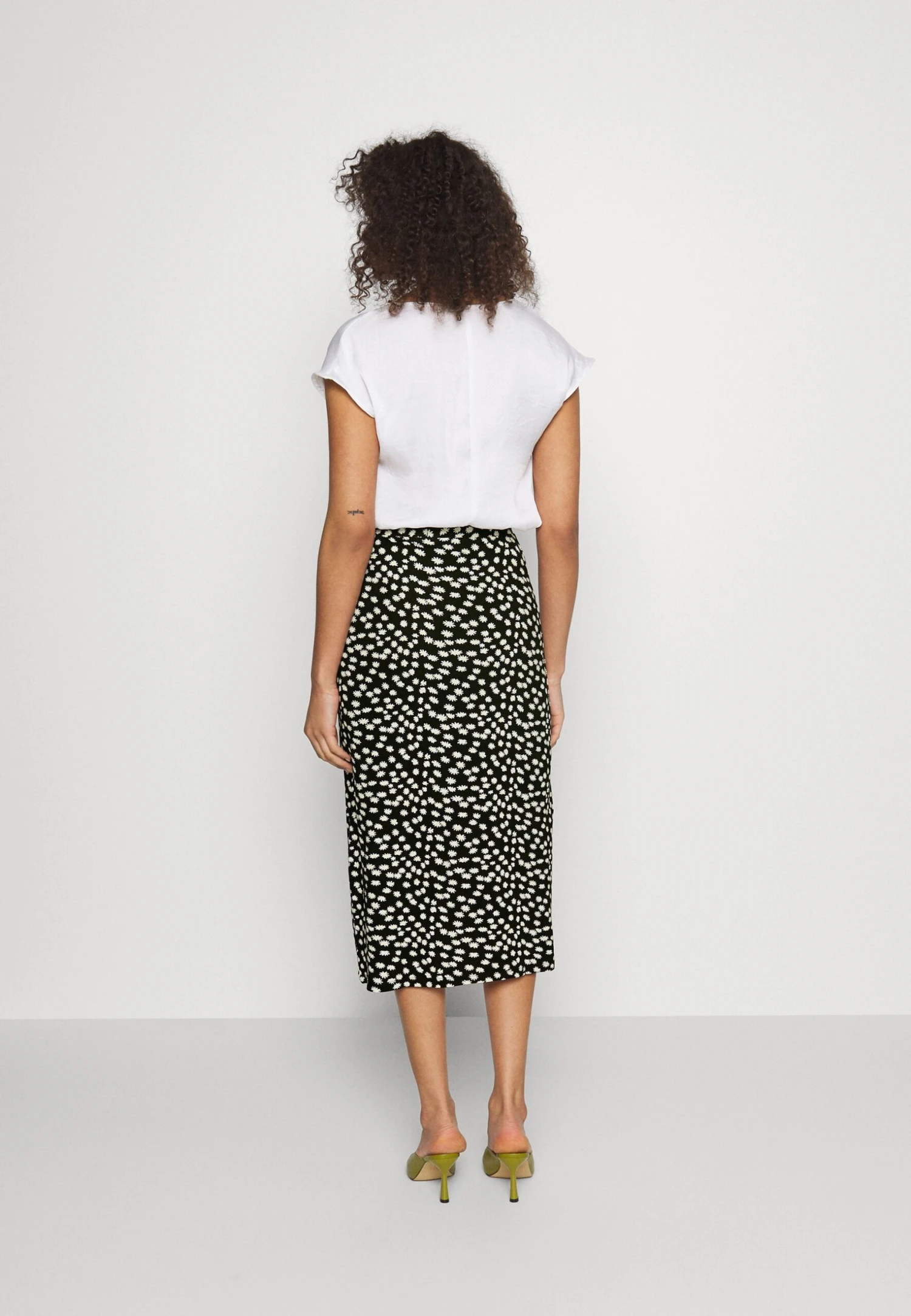 Midi Straight High Skirt - Kokerrok - Black/White 5 Midi Straight High Skirt - Kokerrok - Black/White - Afbeelding 3
