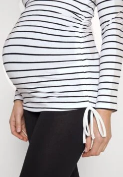 Longsleeve - White/Black 17 Longsleeve - White/Black -Even&Odd b9b19c459e374d81a1617a7bb2a5ccc5