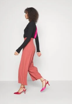 Broek -Red 12 Broek -Red -Even&Odd c49175d7160b45e3821ebddf1e0c095b