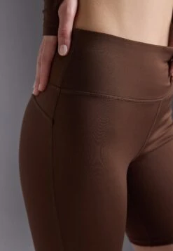 ESSENTIAL QUICK DRY MID LENGTH HIGH RISE CYCLING SHORTS - Tights - Brown 18 ESSENTIAL QUICK DRY MID LENGTH HIGH RISE CYCLING SHORTS - Tights - Brown -Even&Odd c6d025c3f40a4c2c8f0bf33928359dbe