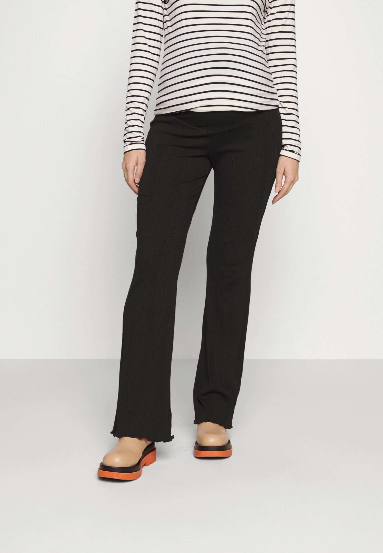 Maternity Flared Trouser- Broek -Black 3 Maternity Flared Trouser- Broek -Black