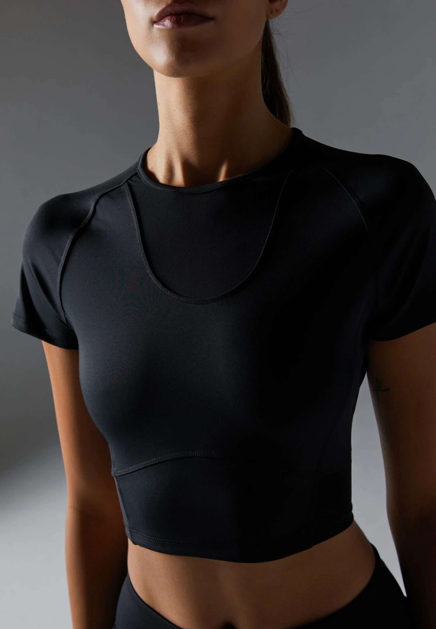 CROPPED SPORTS T SHIRT - T-shirt Basic - Black 7 CROPPED SPORTS T SHIRT - T-shirt Basic - Black - Afbeelding 5