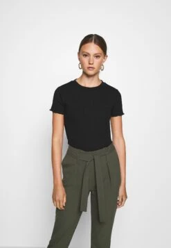 Even&Odd 2 Pack - T-Shirt Basic - Black/White 9 Even&Odd 2 Pack - T-Shirt Basic - Black/White -Even&Odd d2d470aa60bb49fa8e5bfff9eb45911f