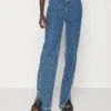 Straight Leg Jeans - Light Blue Denim 1 Straight Leg Jeans - Light Blue Denim -Even&Odd dcbd99114b004bf291b90bd82abf272b