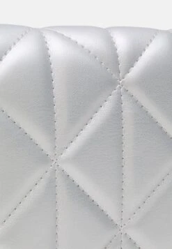 Even&Odd Clutch - Silver 9 Even&Odd Clutch - Silver -Even&Odd e25be354163c4ee0ba967fc6fc51b04c