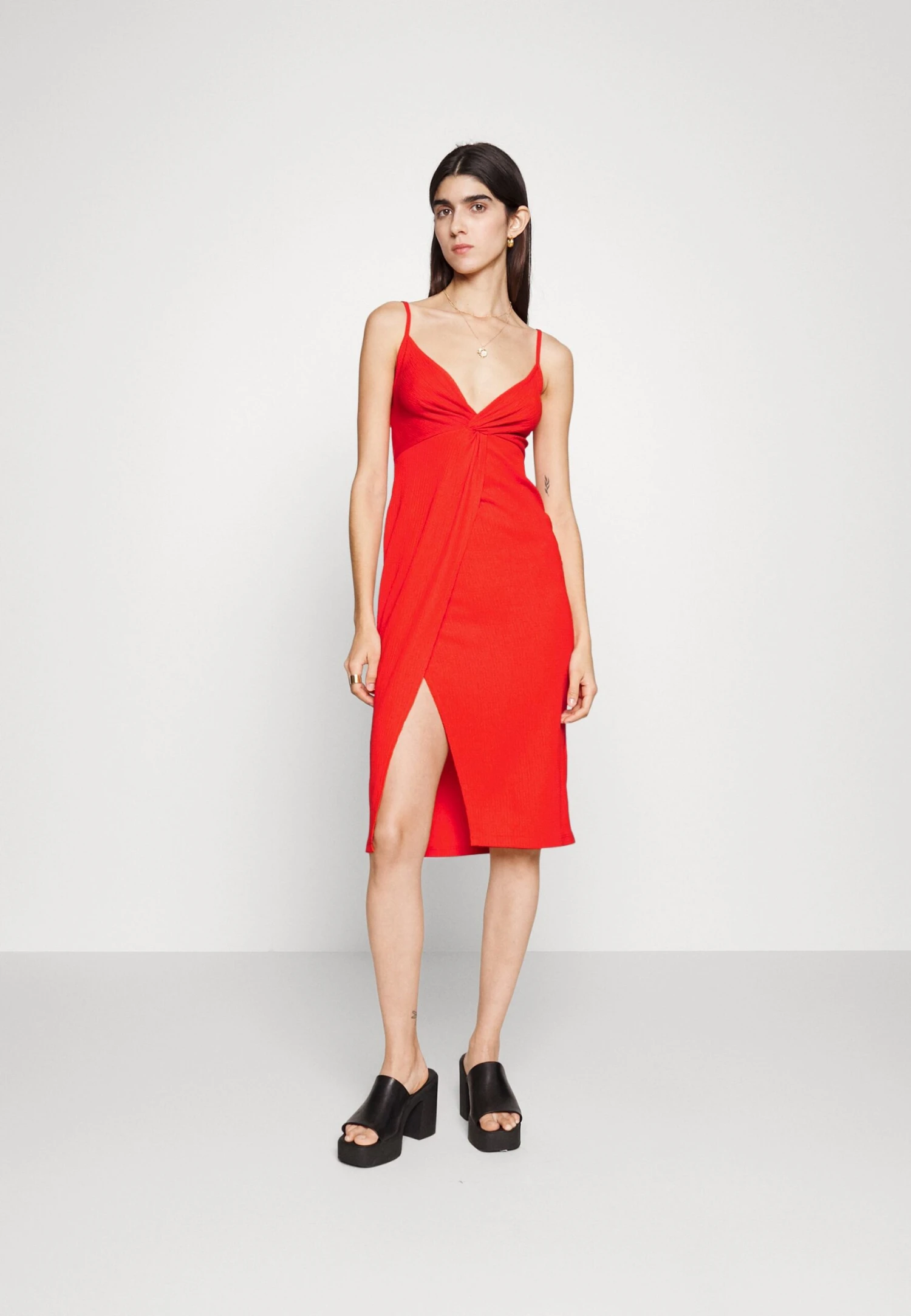 Even&Odd Eo-Ss23-C144-Sj / Strappy V Neck Knot Front Waist Midi Dress / 302 - Red - Jurk - Red 7 Even&Odd Eo-Ss23-C144-Sj / Strappy V Neck Knot Front Waist Midi Dress / 302 - Red - Jurk - Red - Afbeelding 5