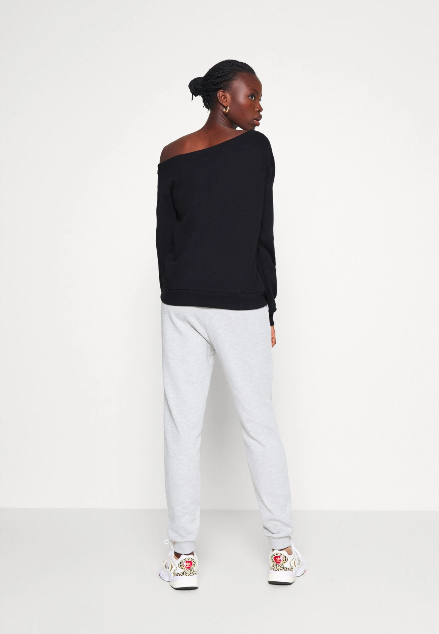 Sweater - Black 5 Sweater - Black - Afbeelding 3