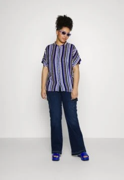 Bootcut Jeans - Light Blue Denim 8 Bootcut Jeans - Light Blue Denim -Even&Odd e963b3129ffc4a418939402e8de7aa1e