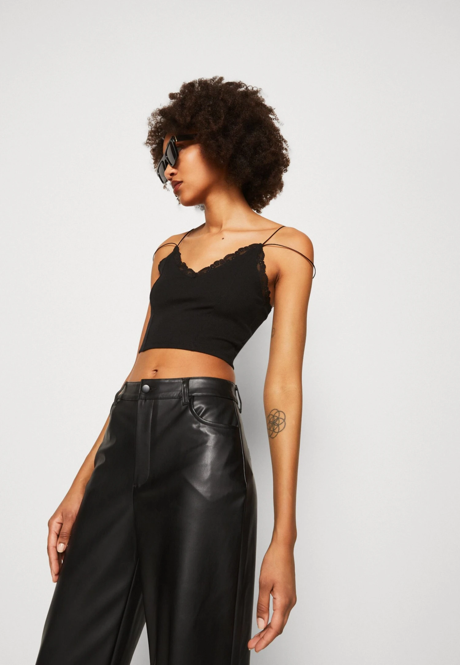 Even&Odd Top -Black 6 Even&Odd Top -Black - Afbeelding 4