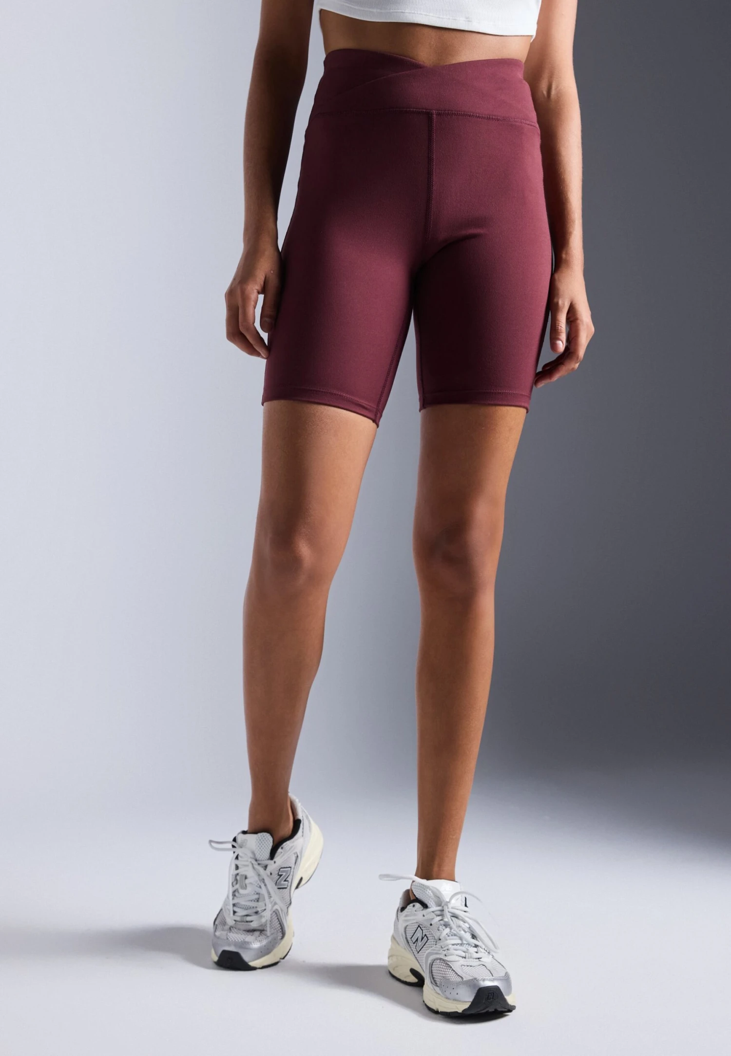 HIGH RISE CYCLING SHORTS OVERLAP V WAISTBAND - Tights - Bordeaux 3 HIGH RISE CYCLING SHORTS OVERLAP V WAISTBAND - Tights - Bordeaux