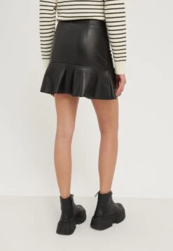 Even&Odd Leren Rok - Black 8 Even&Odd Leren Rok - Black -Even&Odd f5836b52c62d43ec8d0c0b88469c21e7
