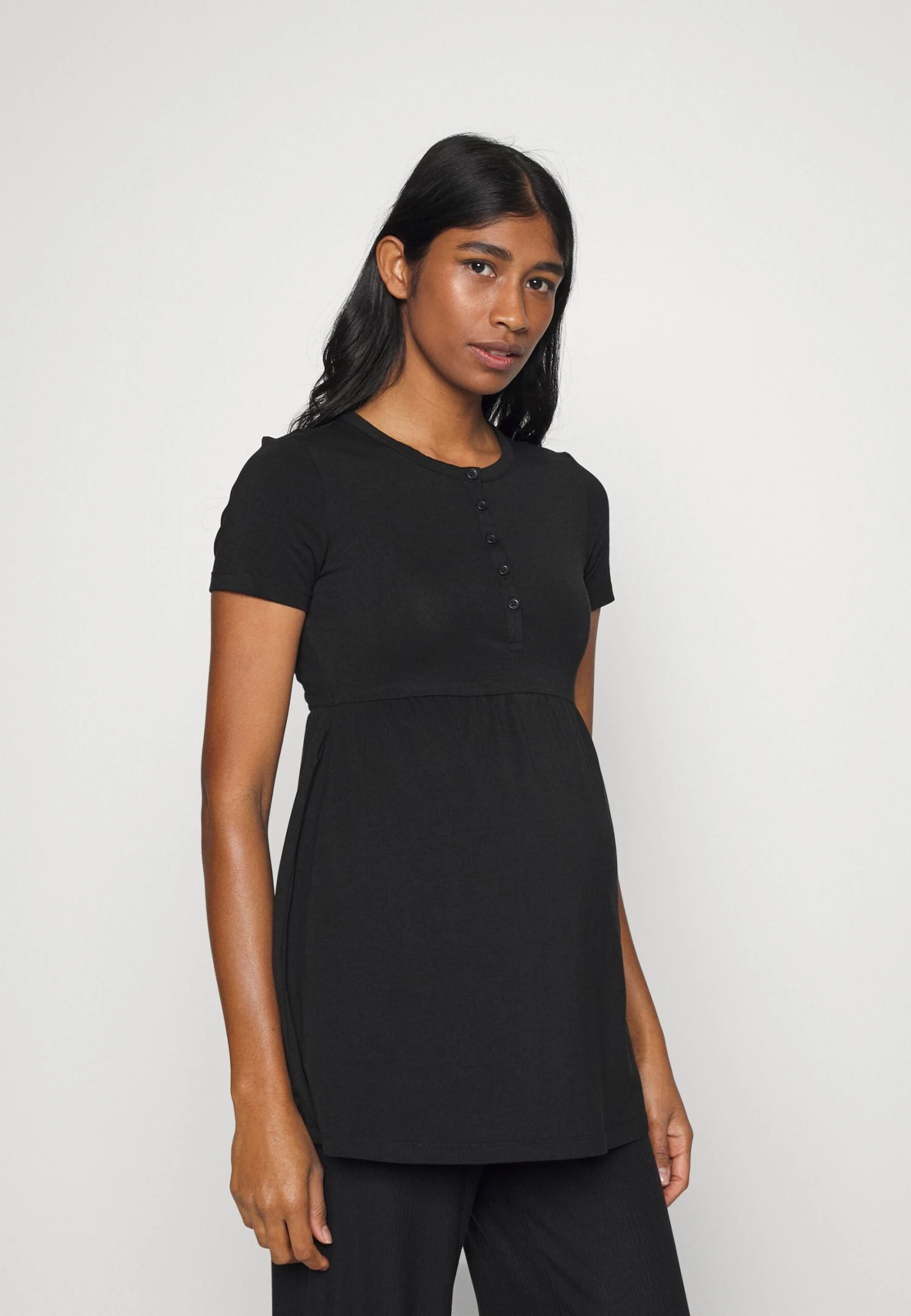 T-Shirt Basic - Black 3 T-Shirt Basic - Black